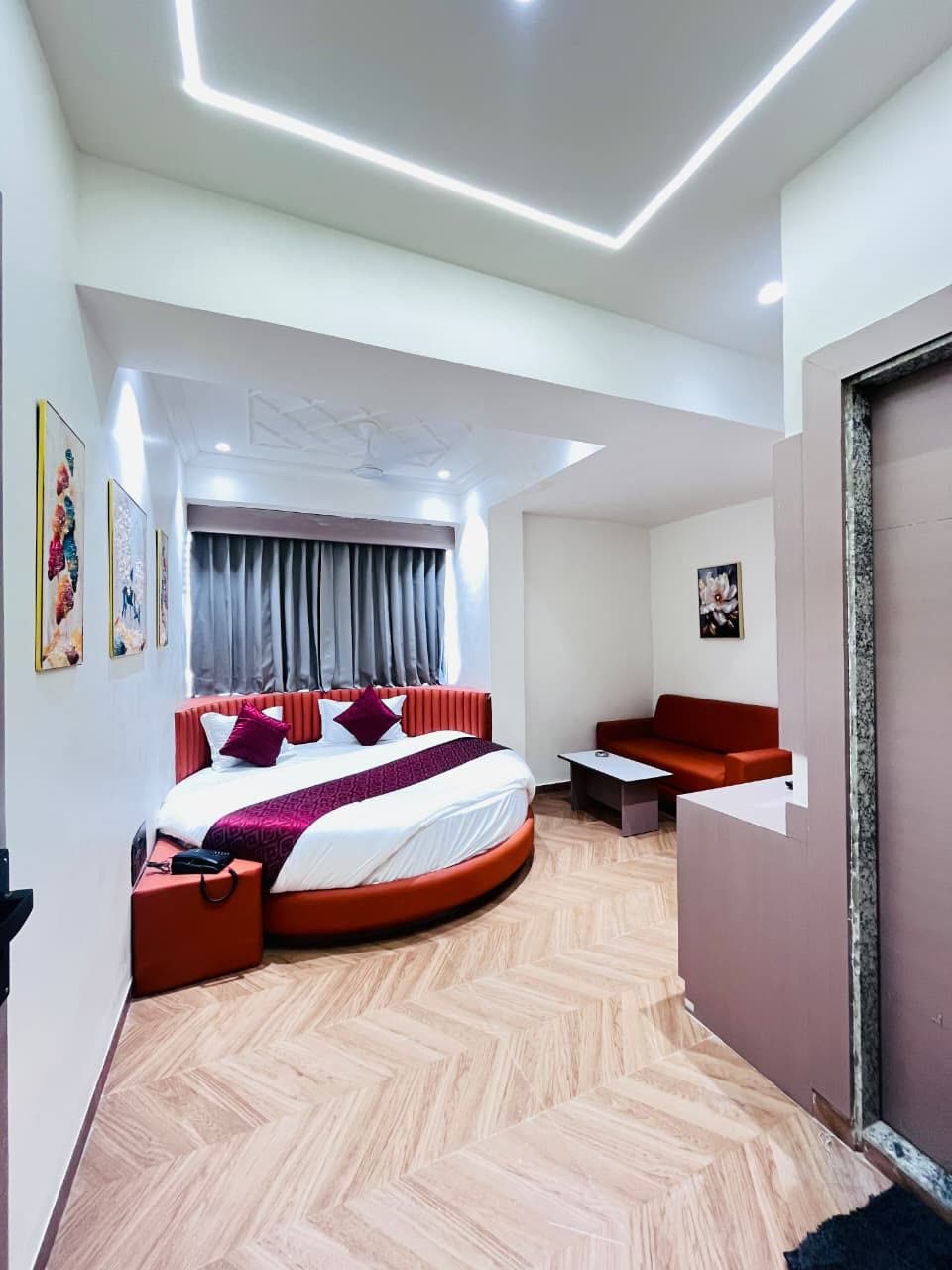 Jacuzzi suite interior