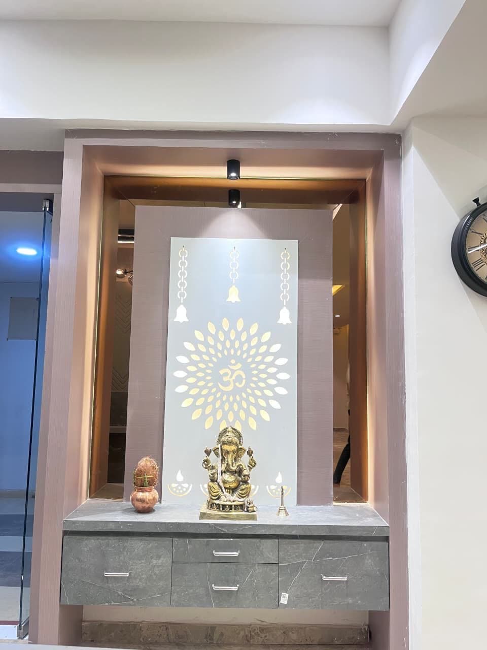 Temple nook in the lobby